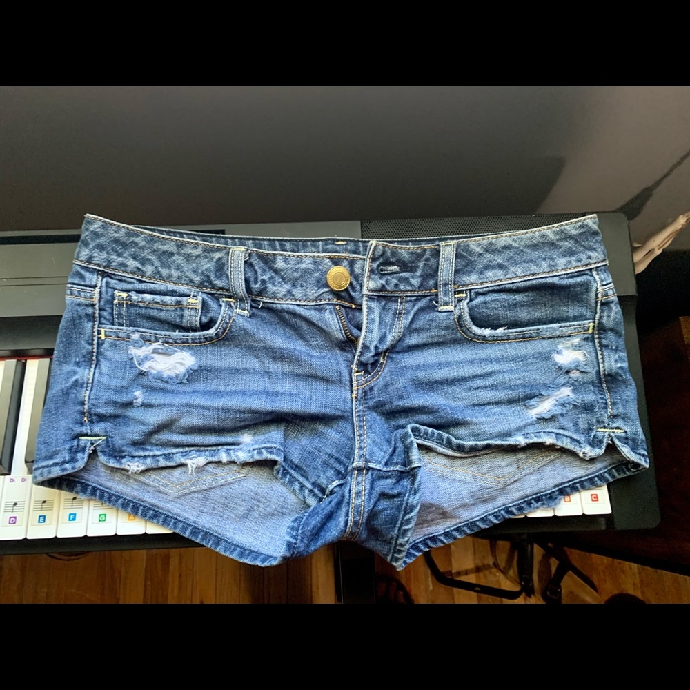 American Eagle shorts!